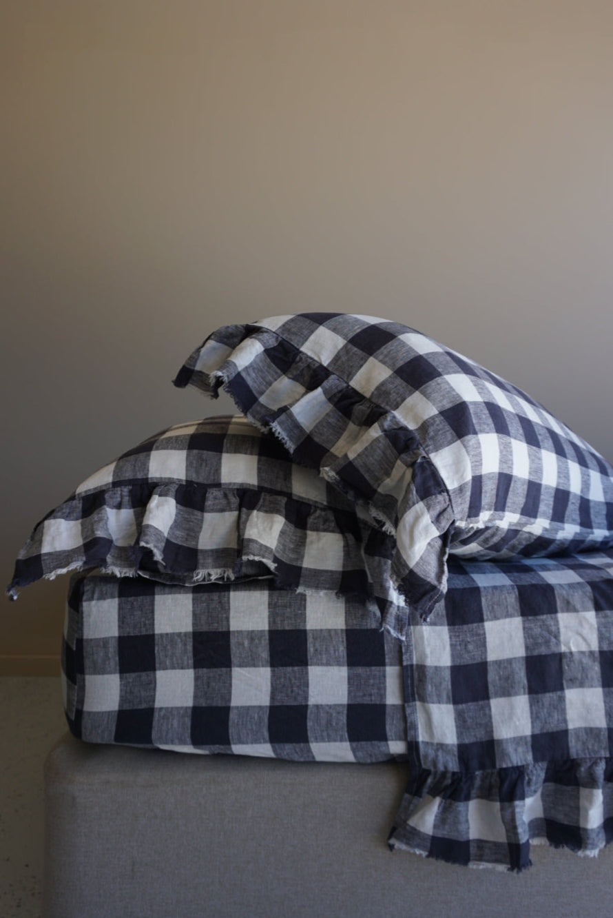 Ruffle Edge Bedding