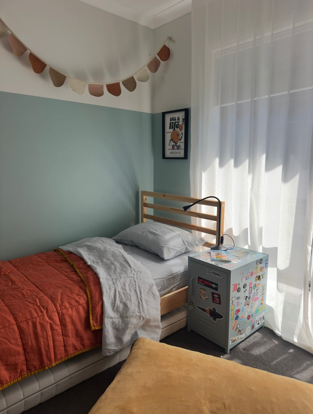 Linen Pillowcases in Periwinkle