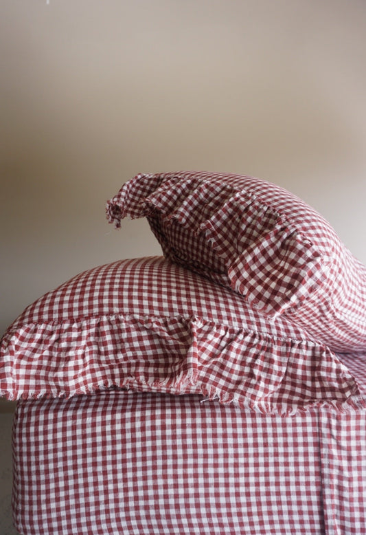 Ruffle Edge Bedding