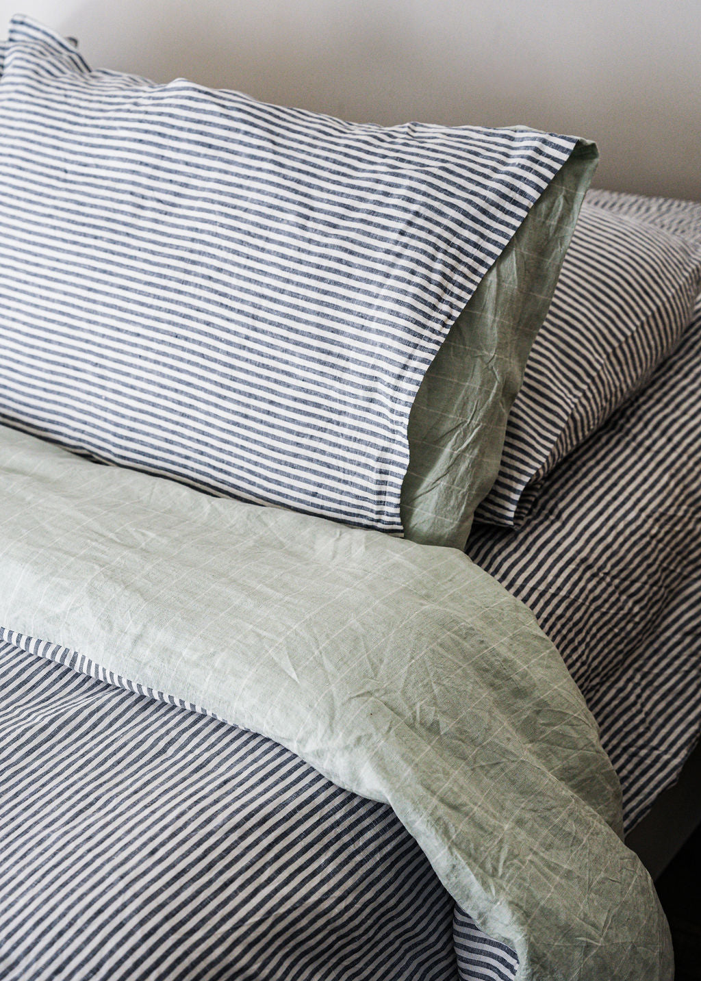 Linen Fitted Sheet in Marine Stripe