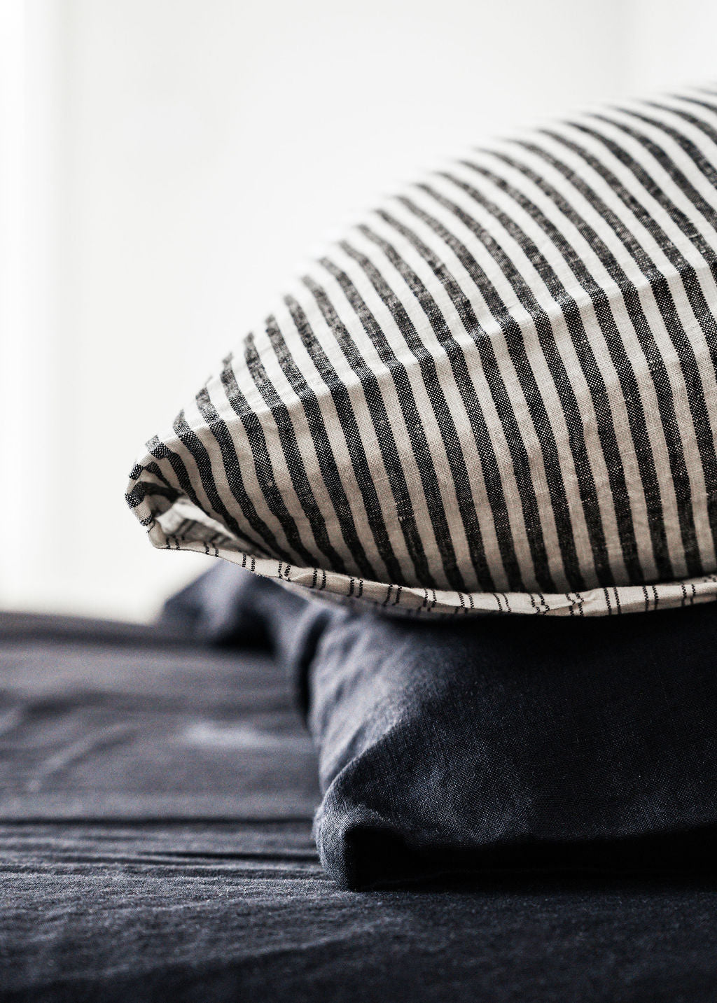 Linen Fitted Sheet in Navy