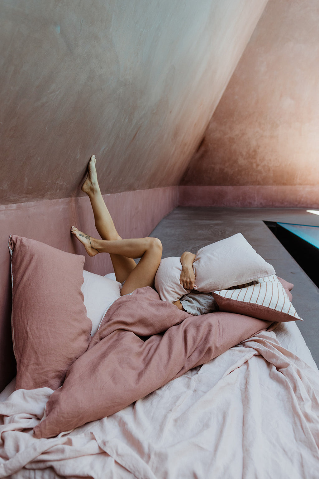 Linen Fitted Sheet in Fairy Floss Pink