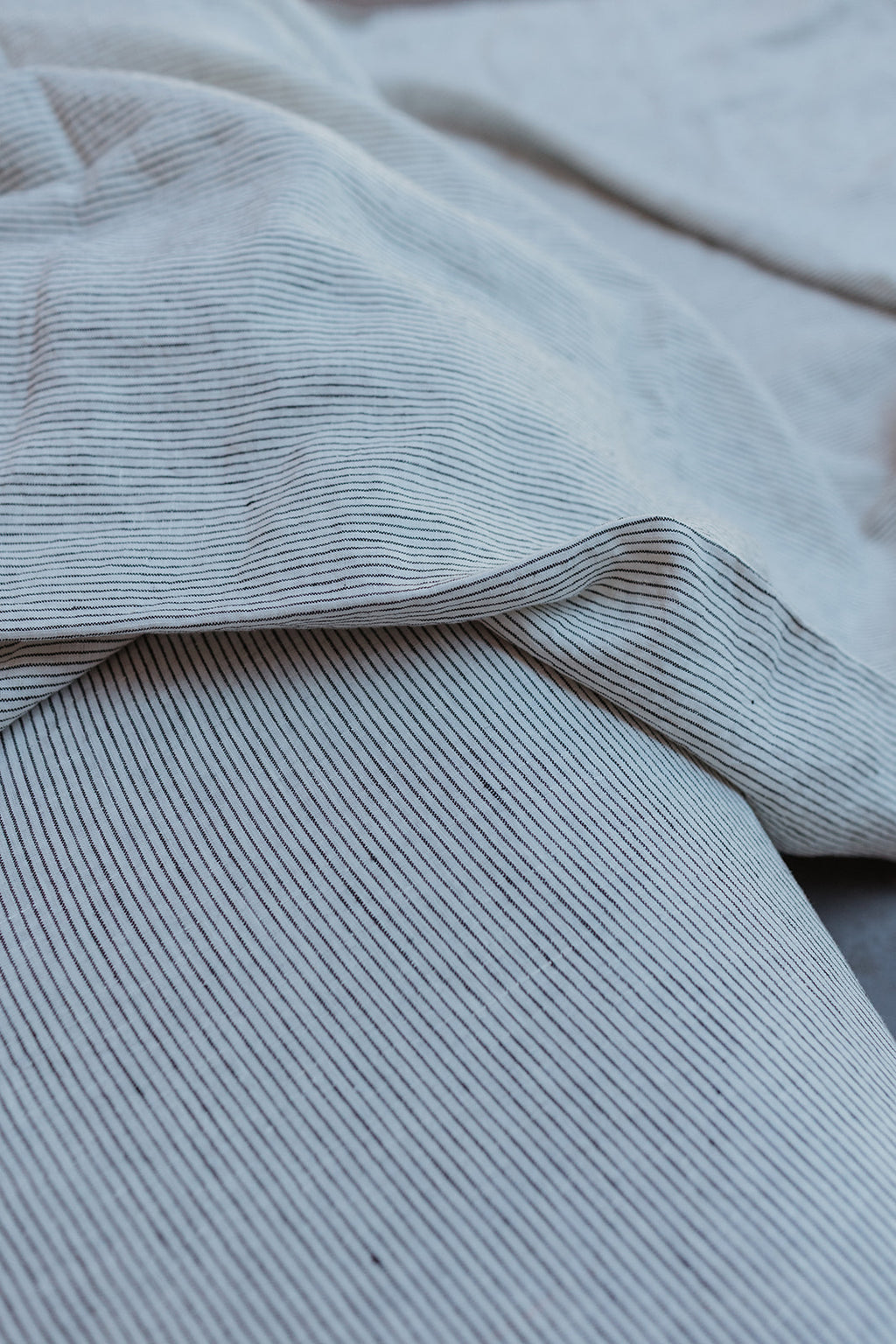 Linen Sheet Set in Pinstripe